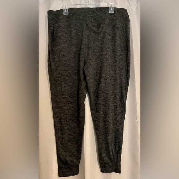 Athletic Works Joggers Gray Women’s XL (16–18) Stretch w/ Pockets - Picture 5 of 5